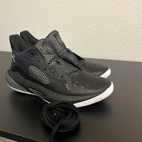 Under Armour Other - Basketball Shoes